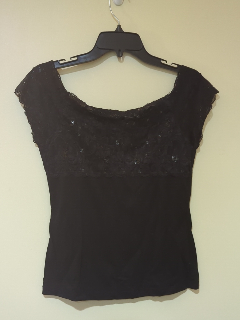 Eyeshadow Black Lace Sequin Off the Shoulder Cap Sleeve Top Juniors XL Fits M/L